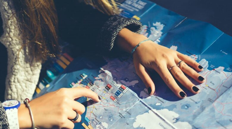 AIO Quick Authority: How Travel Bloggers Are Using AI to Generate Itineraries for 12 Countries